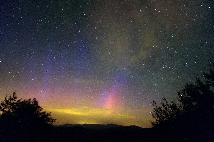 Rare aurora over N. Georgia on 23 June 2015 (Tyler Penland).