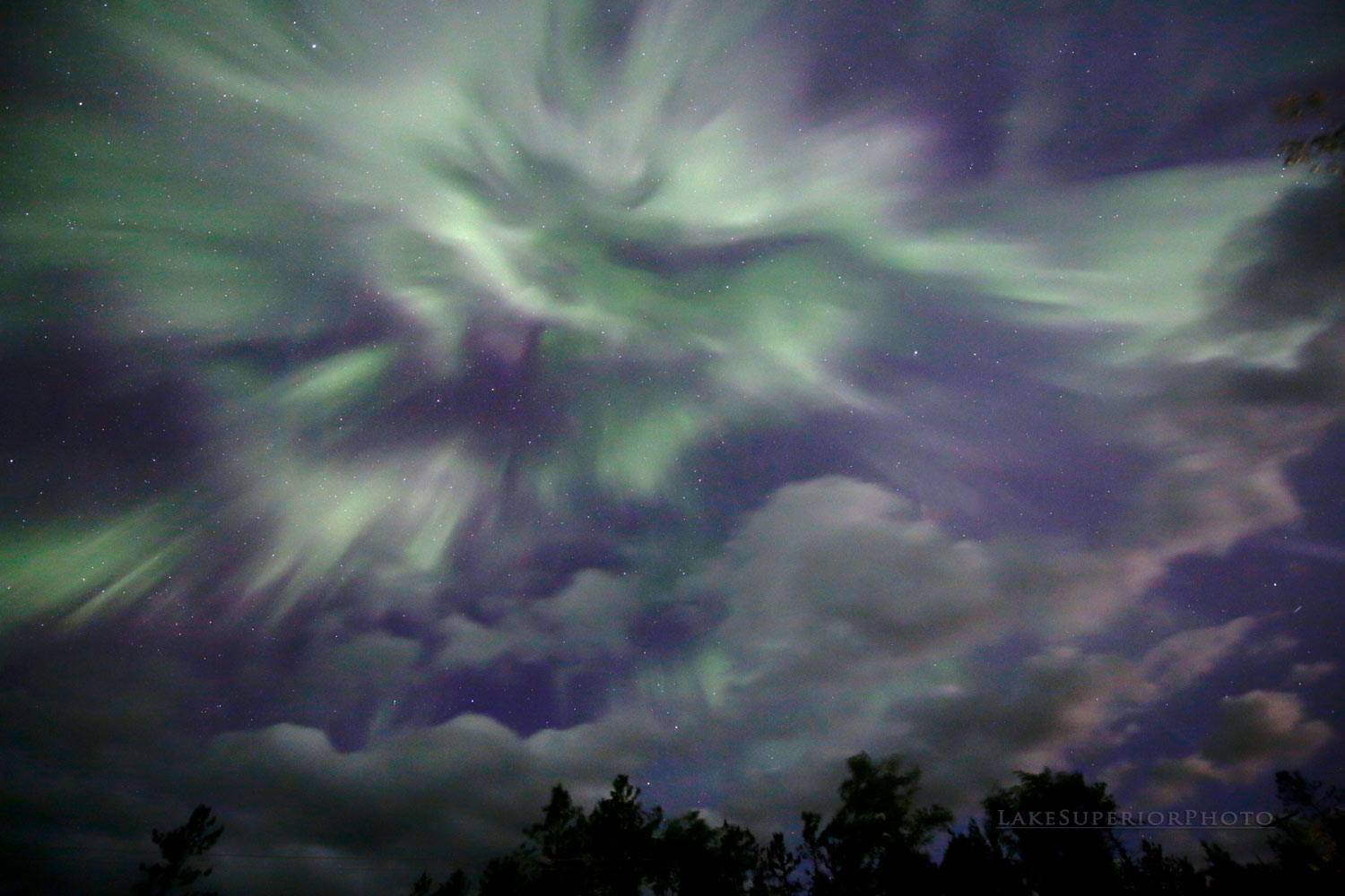 Marquette, MI view of the 23 June 2015 aurora display (Shawn Malone, LakeSuperiorPhoto.com).