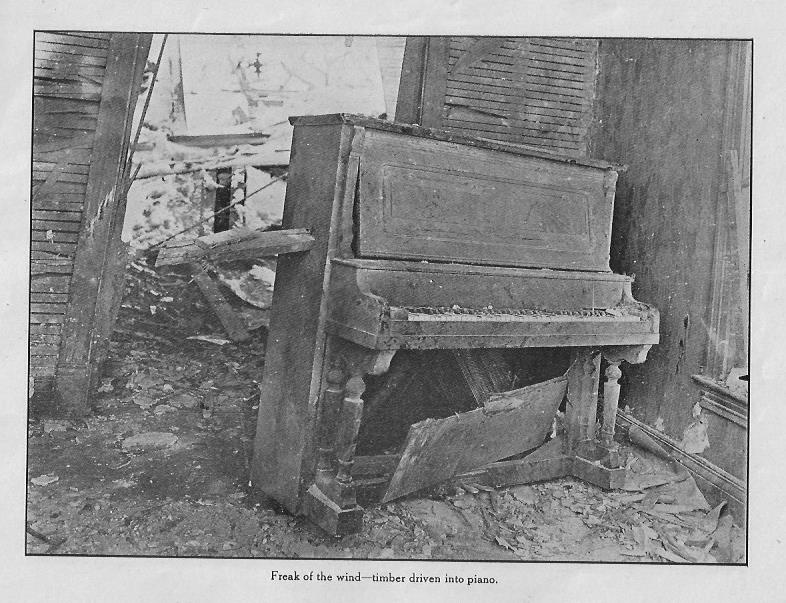 Omaha-1913-tornado-board-thru-piano