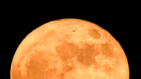 jet-and-supermoon